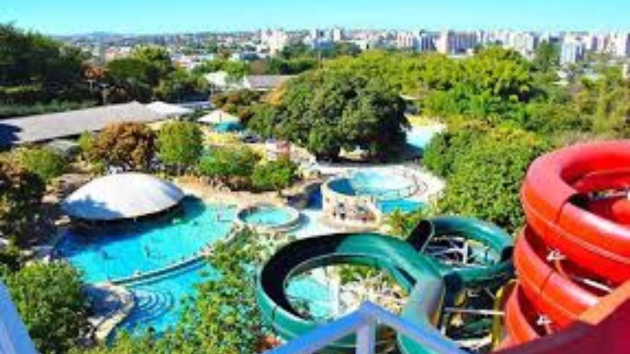 Hotel Piazza Di Roma Калдас-Новас Экстерьер фото